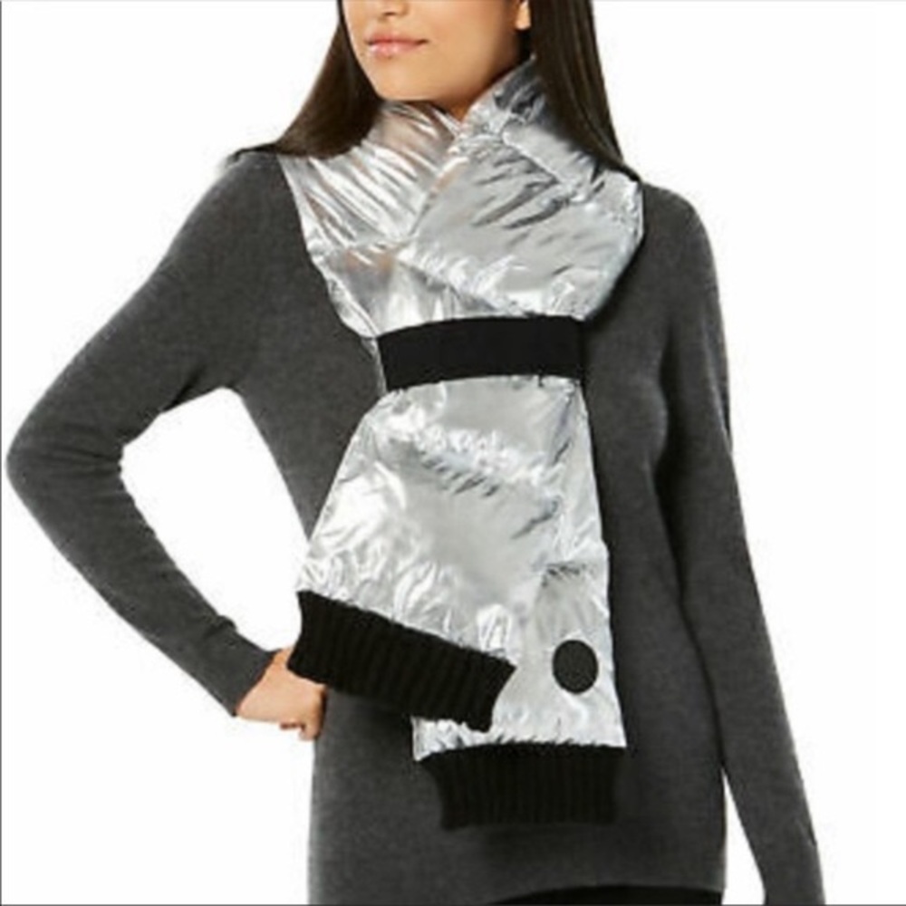 DKNY womens metalic silver quilted puffer scarf